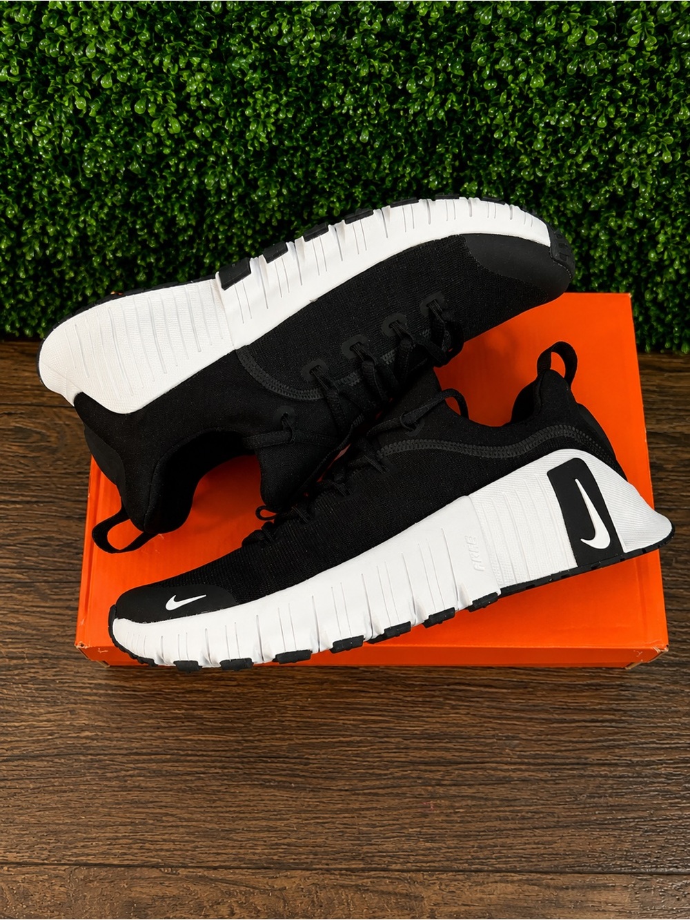 Women Nike Free Metcon 6 Black White FJ7126-001 size 8.5 NEW - Picture 2 of 7
